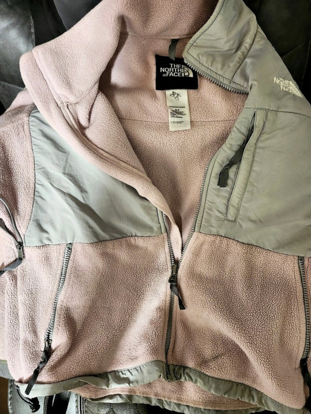 The North Face Denali Fleece Jacket Women's Denali Fleece Vest in Pink & Green